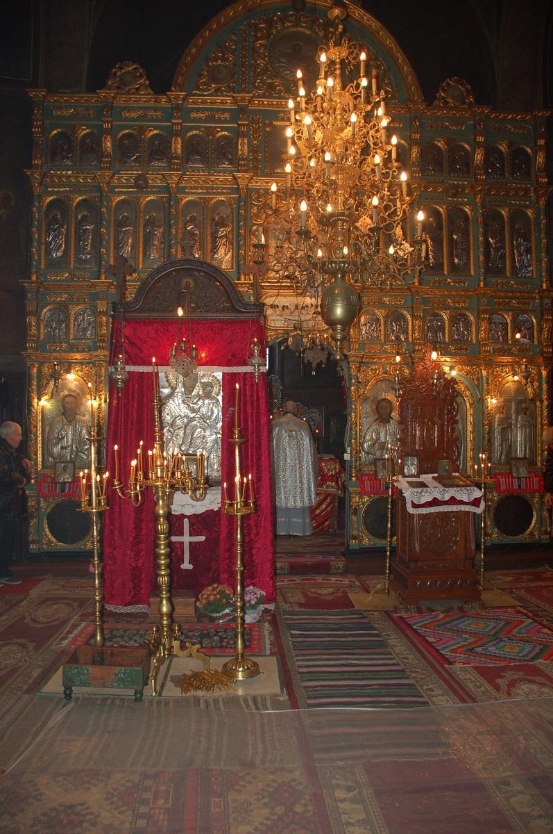 Interiorul bisericii